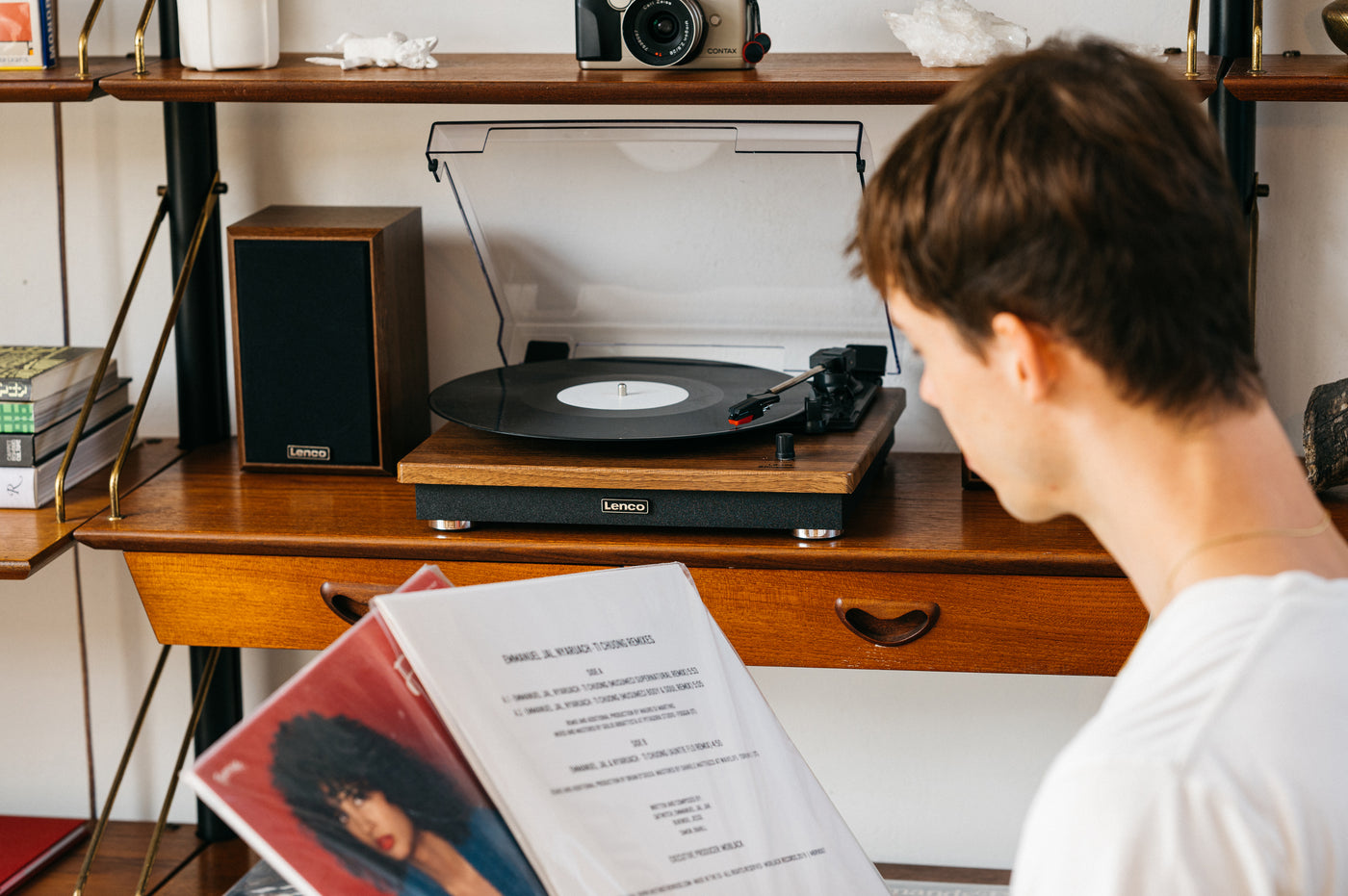 LENCO LS-100MP- Record Player with 2 external speakers 