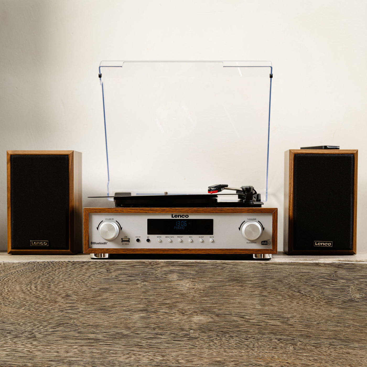 LENCO MC-160WD - HiFi Stereo system with Record Player, DAB+/FM radio, and Bluetooth® - Wood