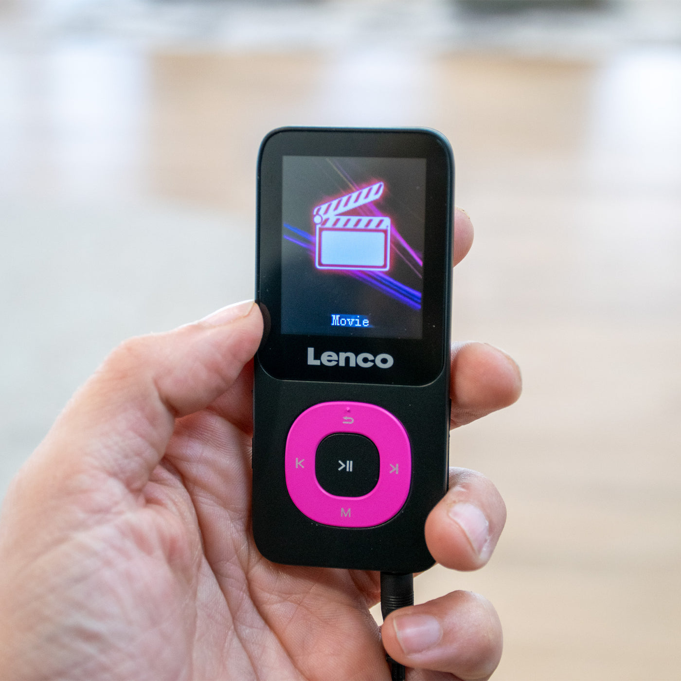 LENCO Xemio-659PK - MP3/MP4 player with 4GB micro SD card, pink