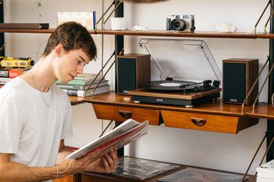 LENCO LS-100MP- Record Player with 2 external speakers 