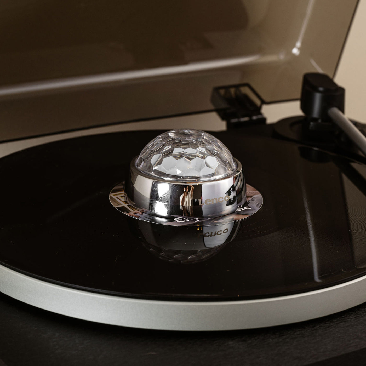 LENCO TTA-080SI - Record stabiliser with RGB light effects - 250g record player weight and disco ball in one - Silver